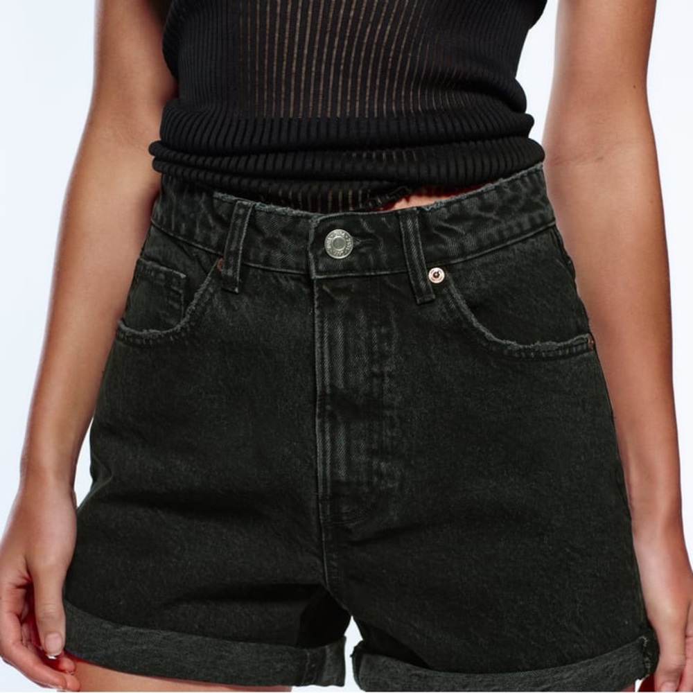 Zara Shorts Mom Fit - Size 6